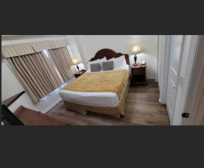 The Point Hotel & Suites - 604 Luxury - Close to Universal - Attraction Views near Orange County Convention Center